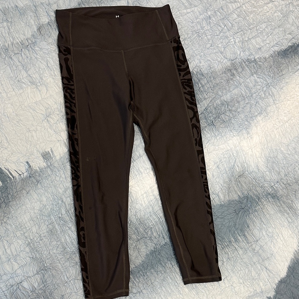 8. Black UA workout Leggings with Patterned Sides